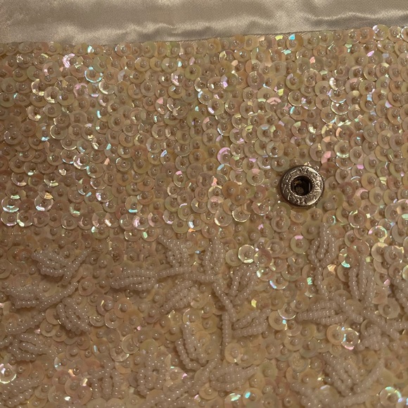 Light Ivory Beaded Clutch - Picture 5 of 9